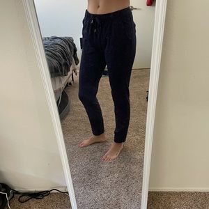 Lululemon work pants stretchy navy size 4